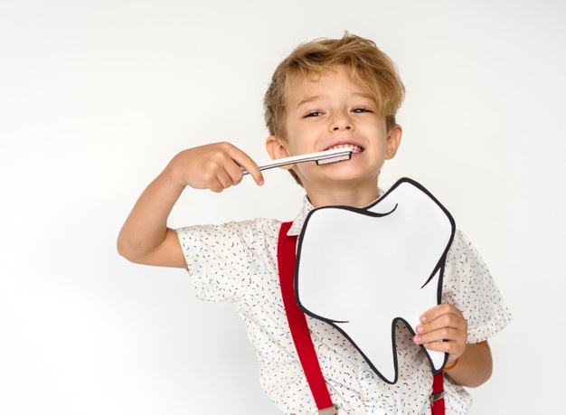 Πώς θα μάθουμε στα παιδιά να βουρτσίζουν τακτικά τα δόντια τους;