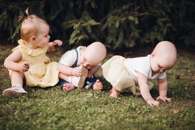 7 λόγοι που είναι απαραίτητο να μπουσουλάνε τα μωράκια μας