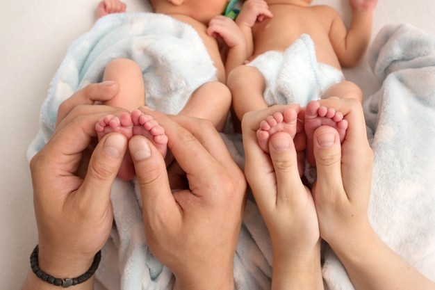 Πώς θα προστατεύσετε τα δίδυμα μωρά σας από το Σύνδρομο Βρεφικού Αιφνίδιου Θανάτου